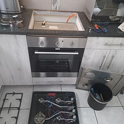 Gas hob fixing